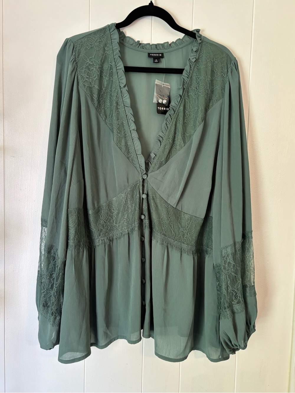 Torrid 3 crinkle chiffon lace mix blouse Dark Forrest